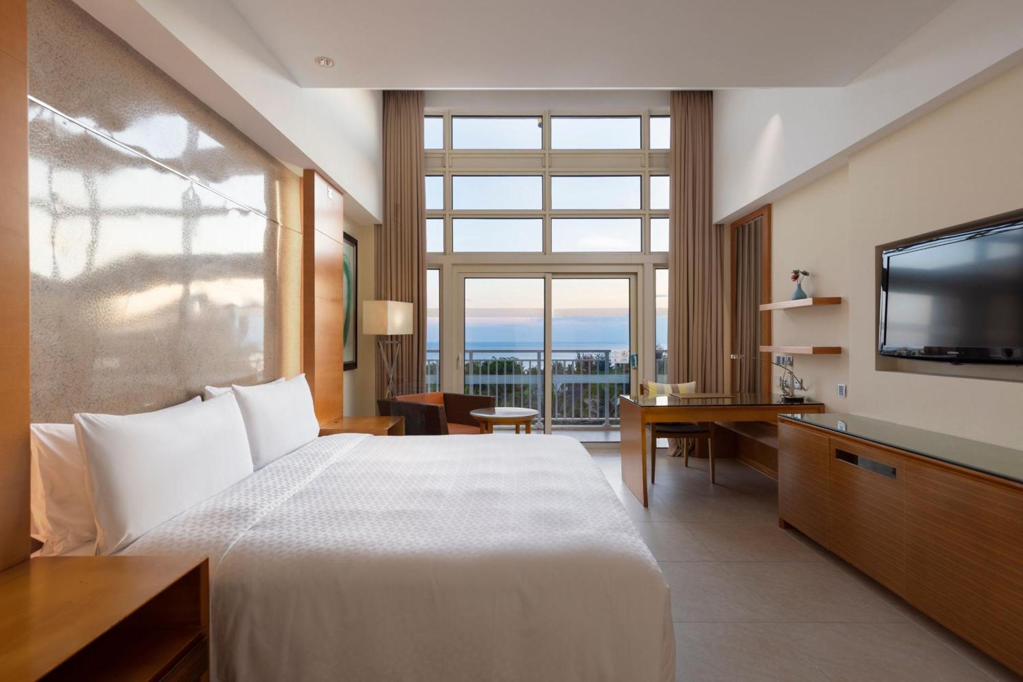 Four Points By Sheraton Shenzhou Peninsula Resort Wanning Exterior photo