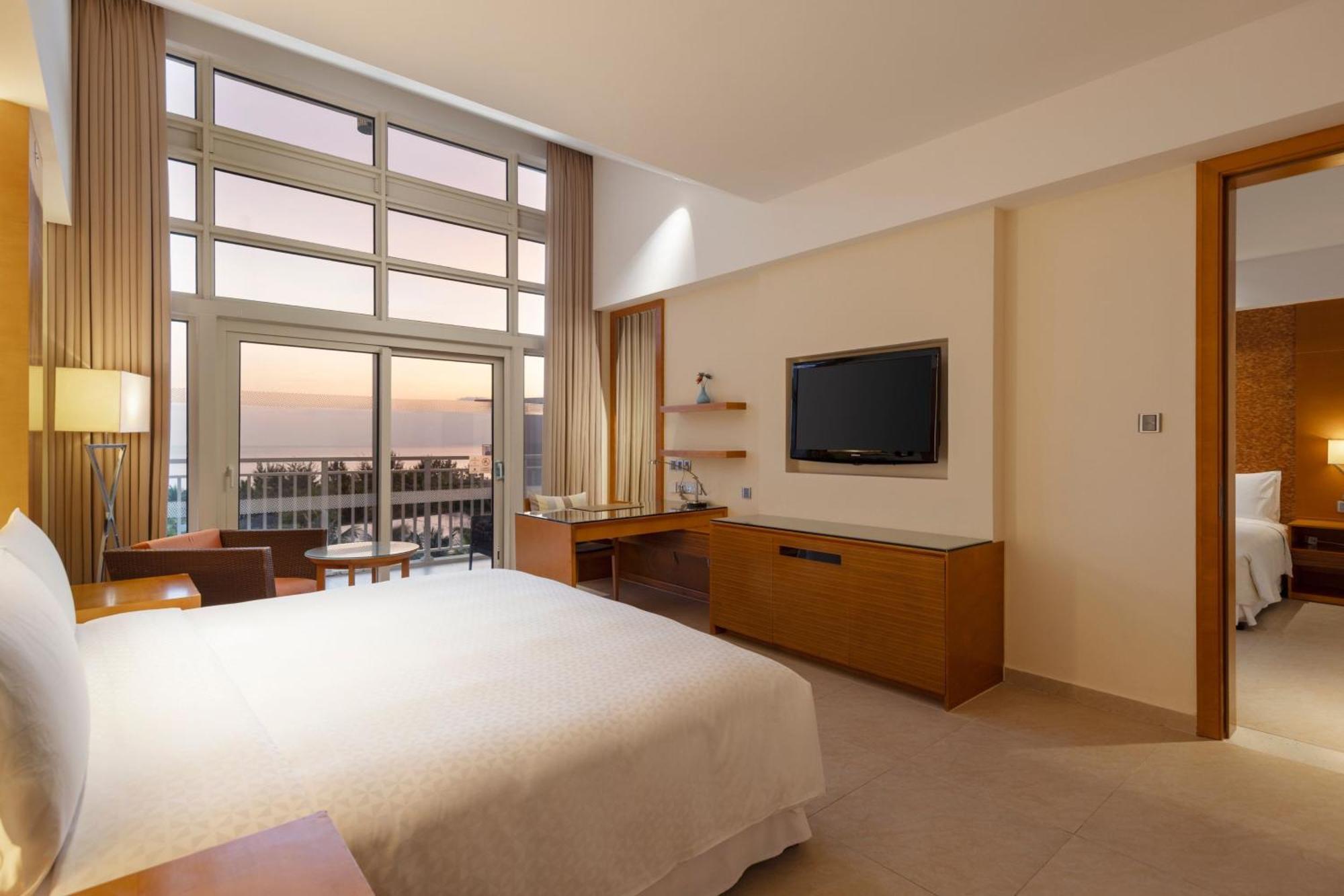 Four Points By Sheraton Shenzhou Peninsula Resort Wanning Exterior photo