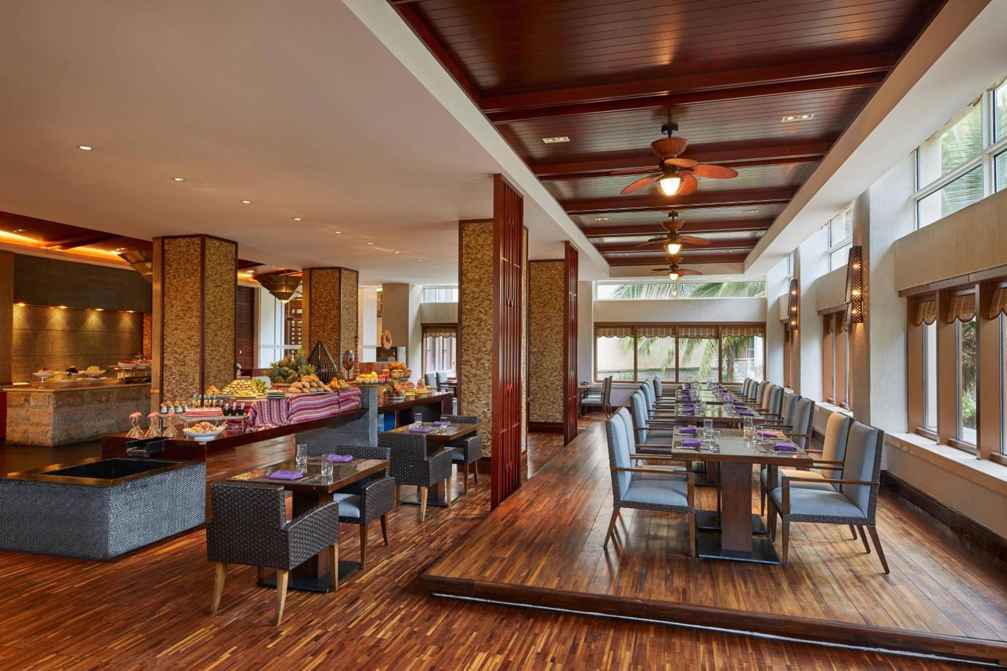 Four Points By Sheraton Shenzhou Peninsula Resort Wanning Exterior photo