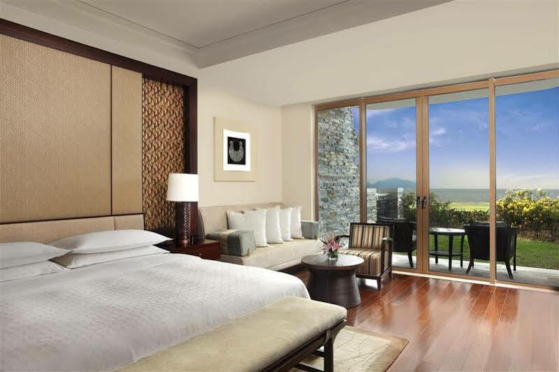 Four Points By Sheraton Shenzhou Peninsula Resort Wanning Exterior photo